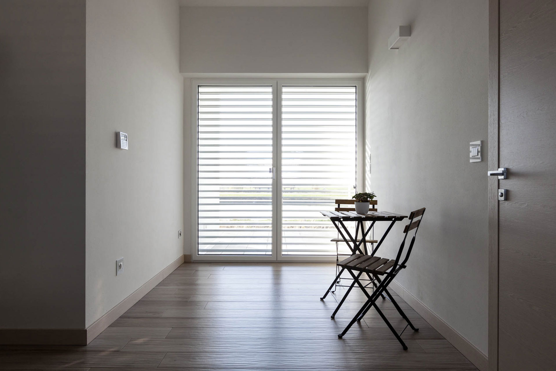 installazione infissi e oscuranti bianche
